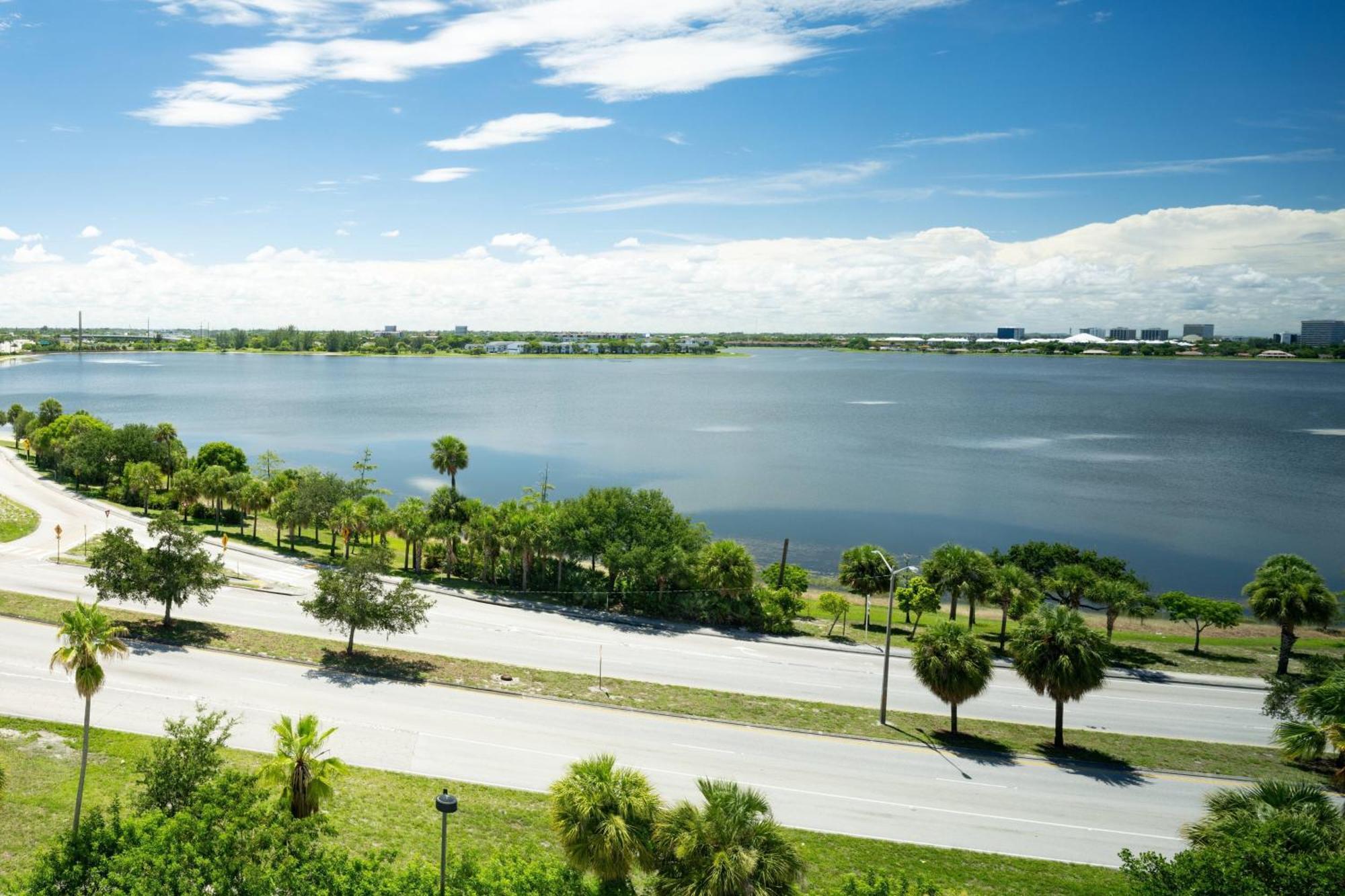 West Palm Beach Marriott Exterior photo
